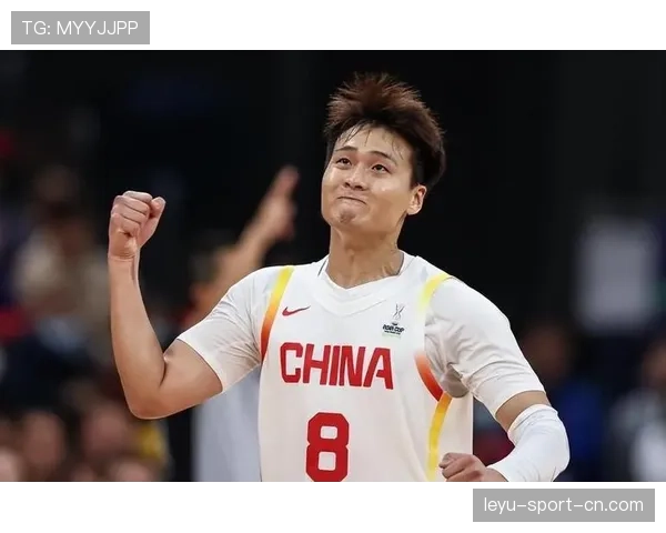 北京首钢迎赵睿训练 球迷热情高涨，北京首钢队赵梓壹